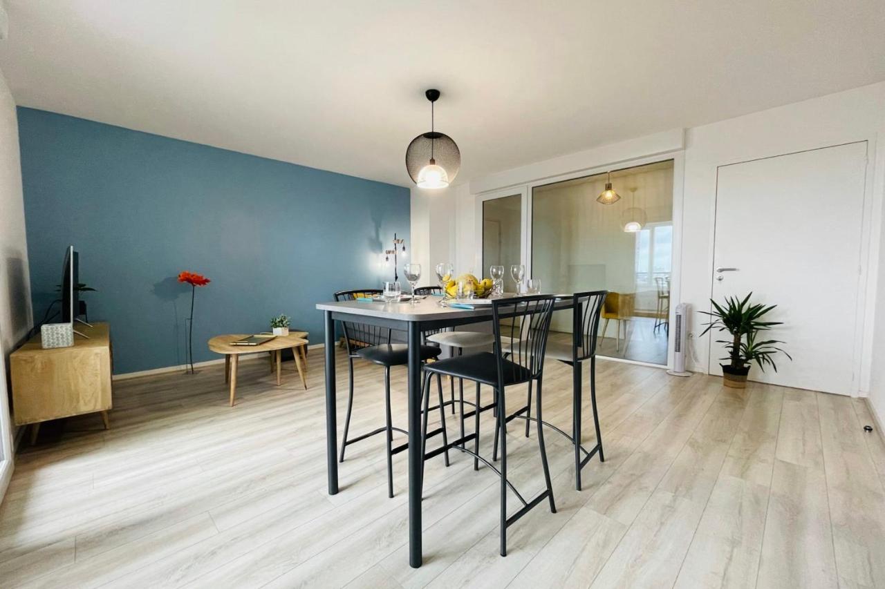 Bright Apartment In A New Building With Garage 투르 외부 사진