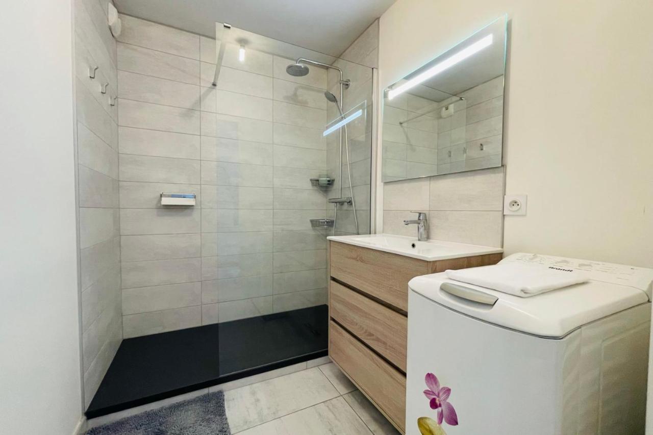 Bright Apartment In A New Building With Garage 투르 외부 사진
